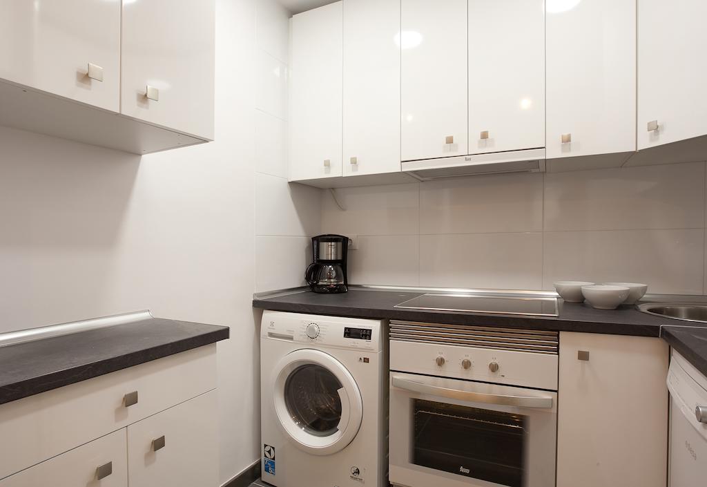 Barnapartments Basic Gracia バルセロナ エクステリア 写真