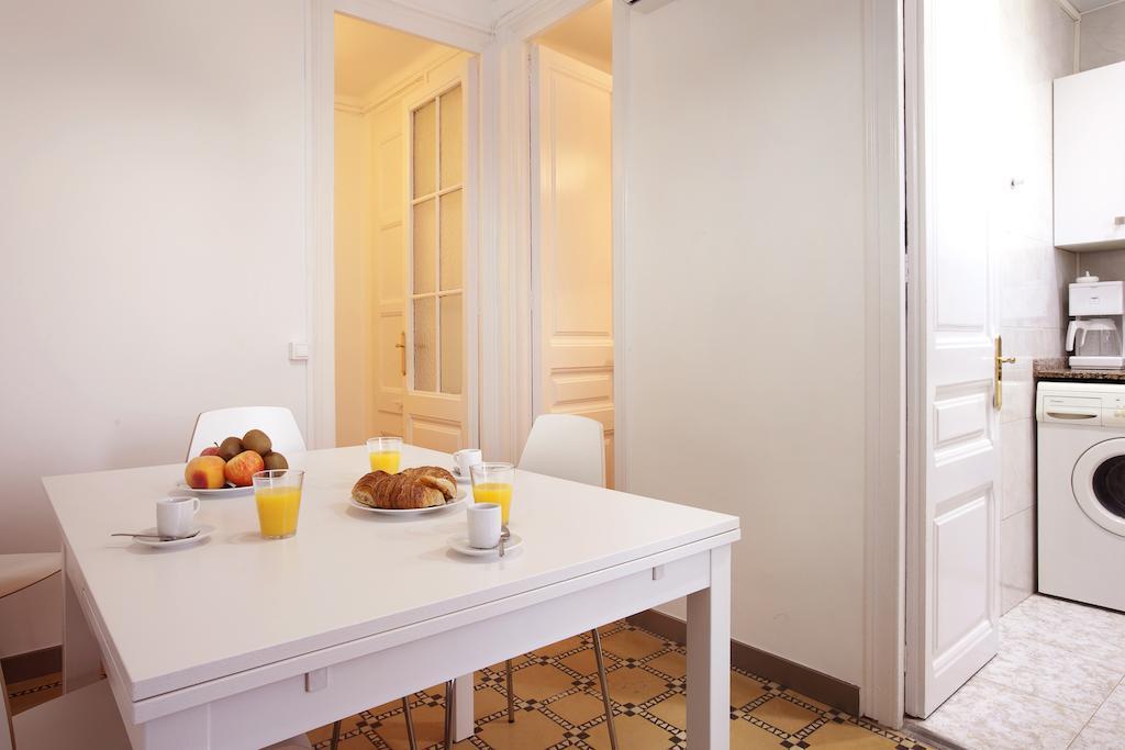 Barnapartments Basic Gracia バルセロナ エクステリア 写真