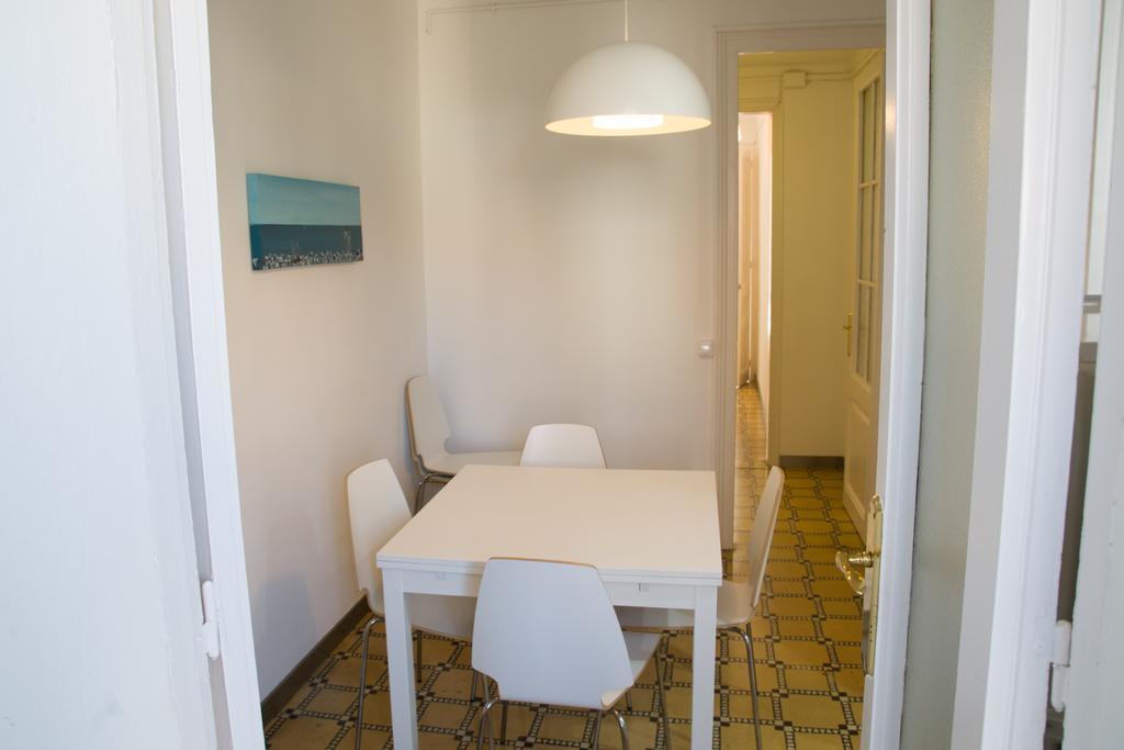 Barnapartments Basic Gracia バルセロナ エクステリア 写真