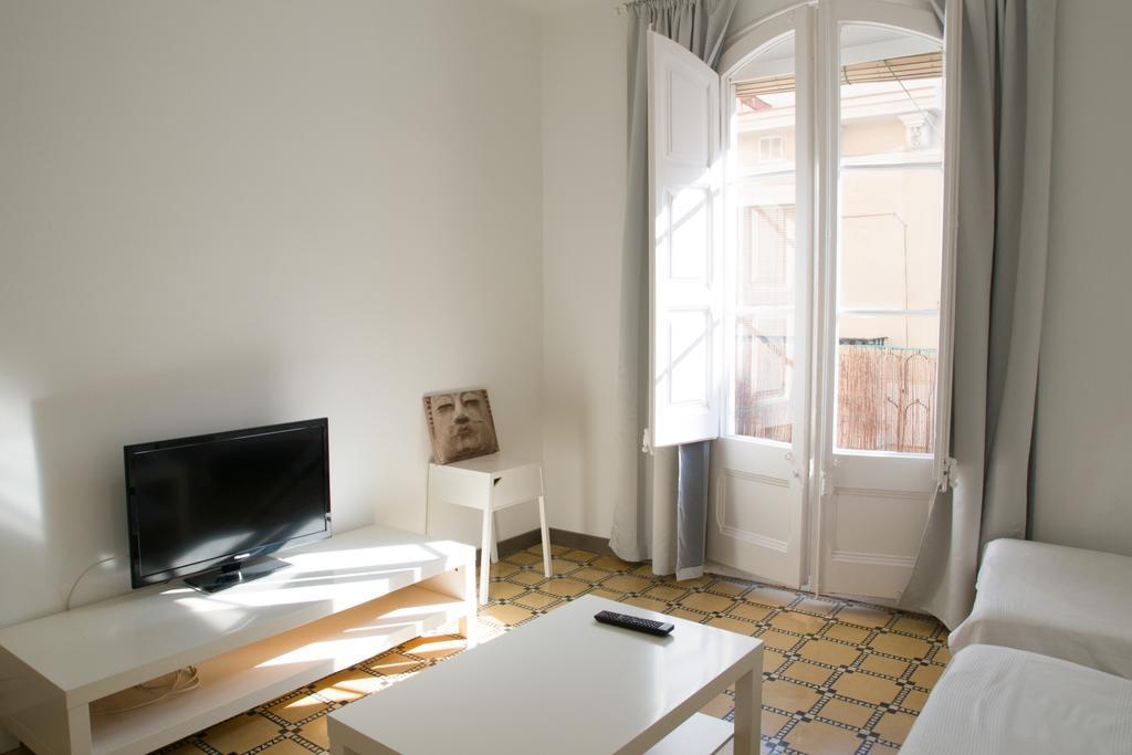 Barnapartments Basic Gracia バルセロナ エクステリア 写真
