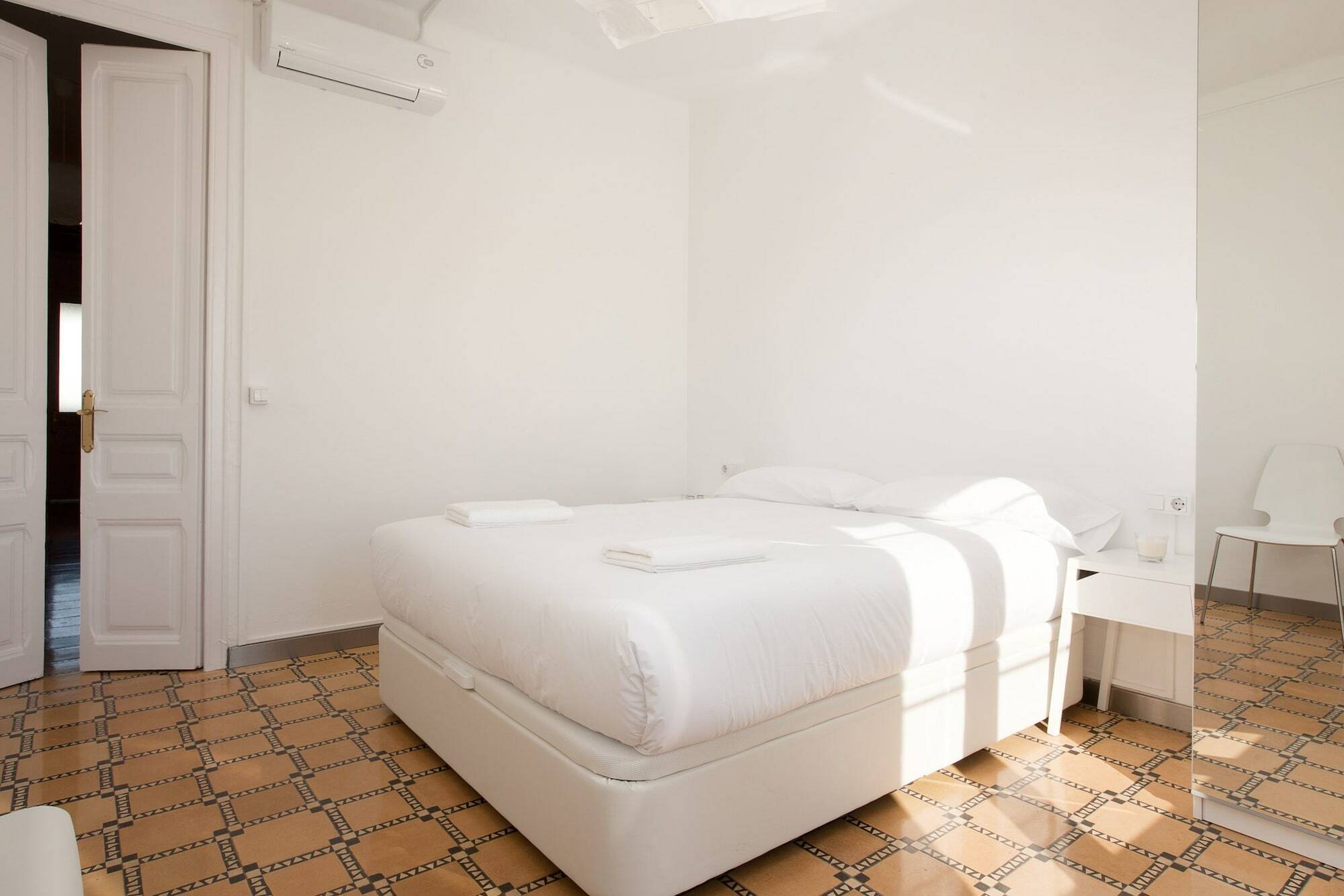 Barnapartments Basic Gracia バルセロナ エクステリア 写真